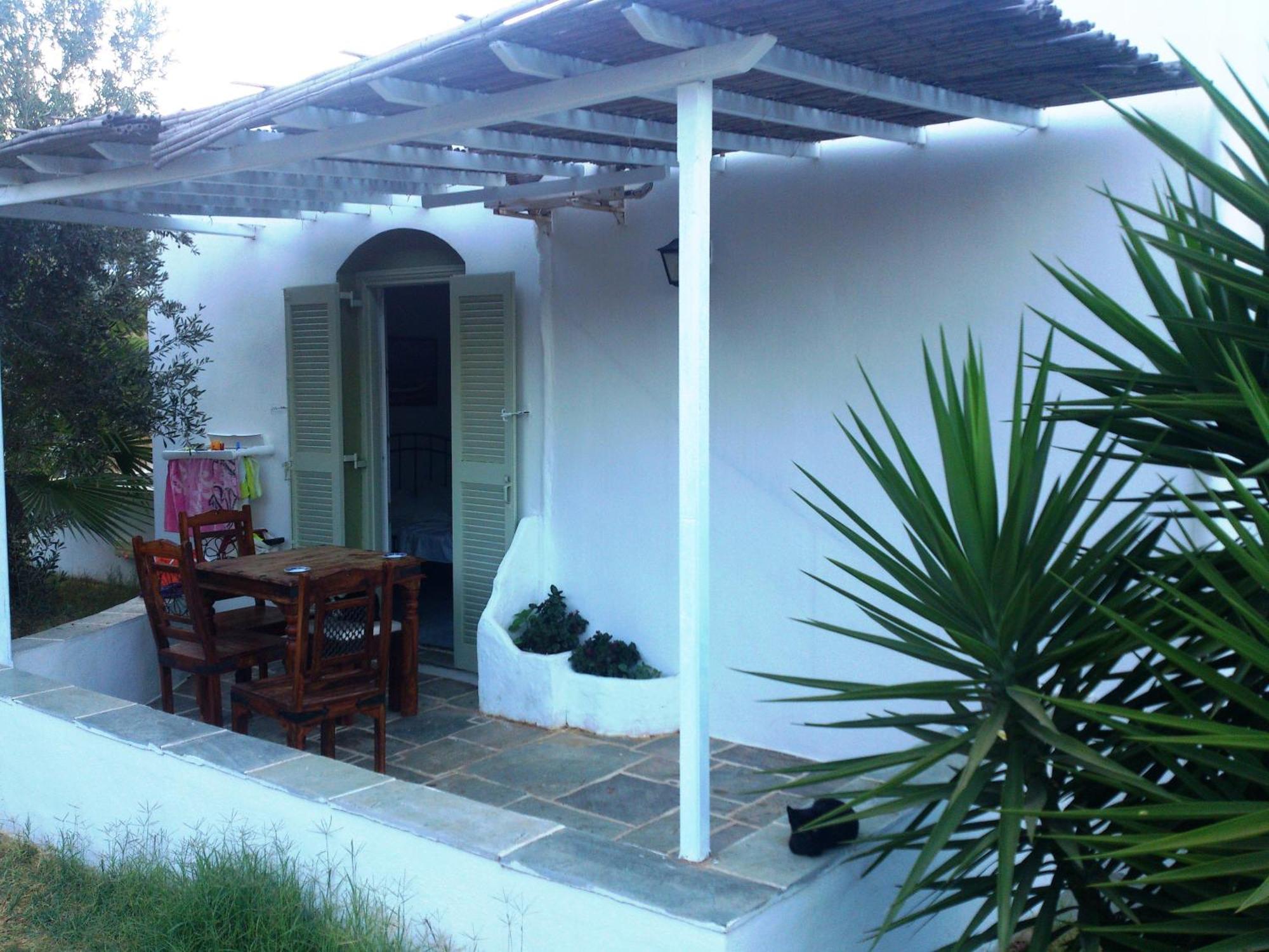 Giannakas Studios Platis Gialos  Bilik gambar